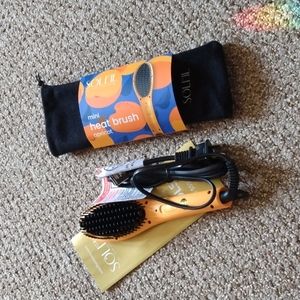 SOLEIL Mini Heat Brush in Apricot. New!
